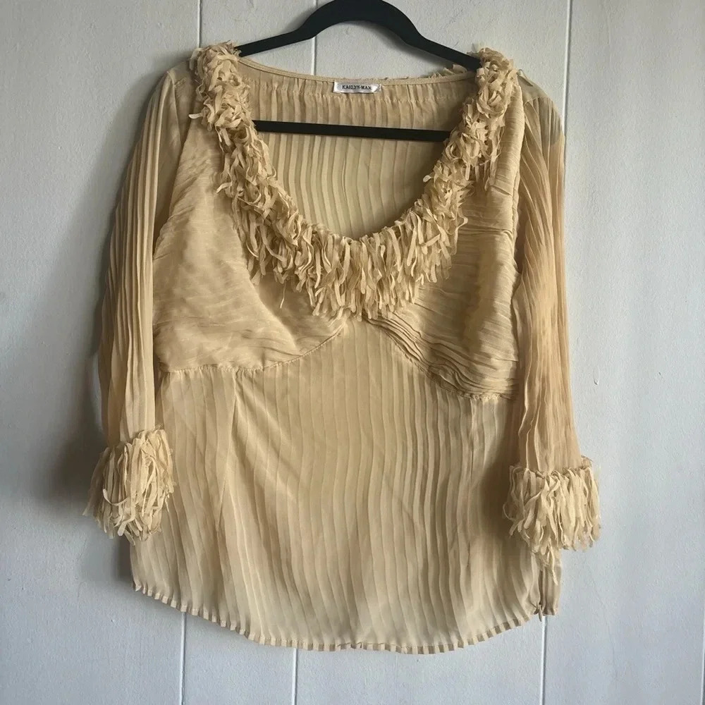 Kaelyn Max cream crinkle confetti chiffon blouse size M